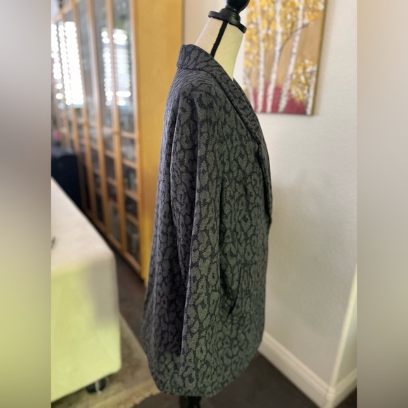 Old Navy - blue gray leopard animal print coat - Picture 5 of 11